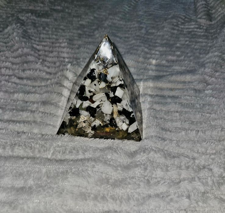 Piramida 11.5 cm orgon yng&yang