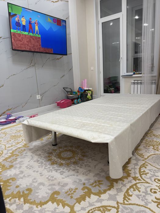 Продается стол до 12 чел