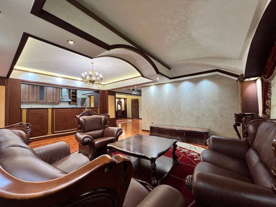 Продаётся 5ти комнатная квартира,ул Шахрисабзская, Габус