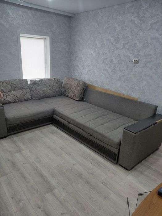 Продам большой Раскладной диван Б/У