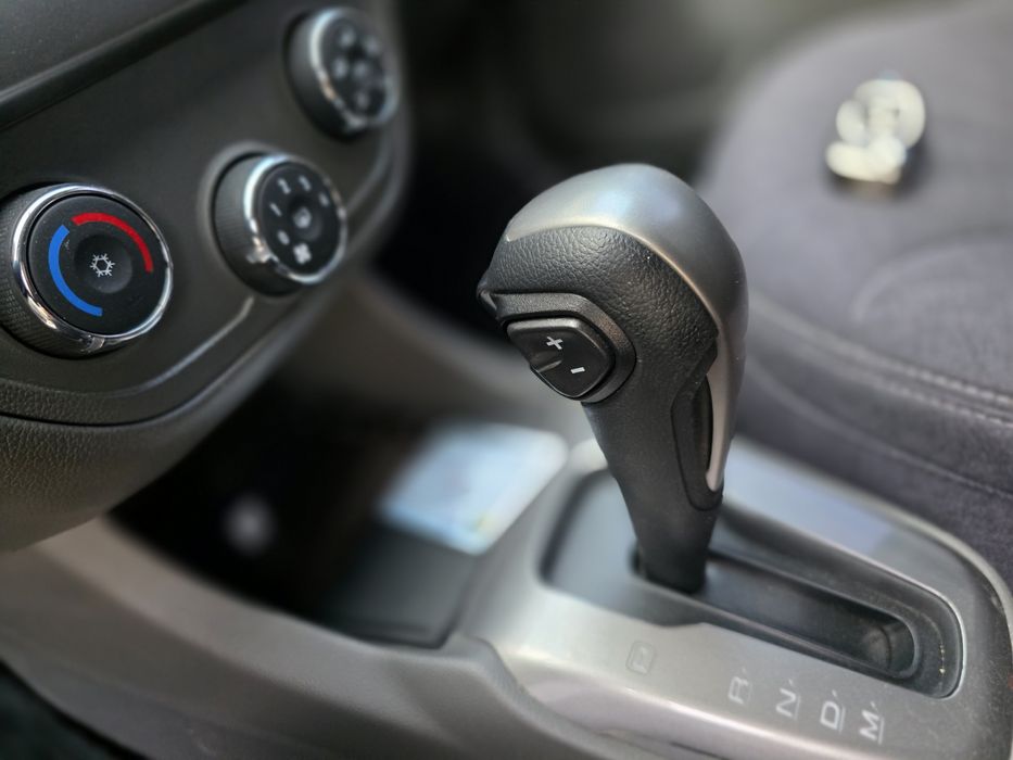 Chevrolet Cobalt 2025 — 5