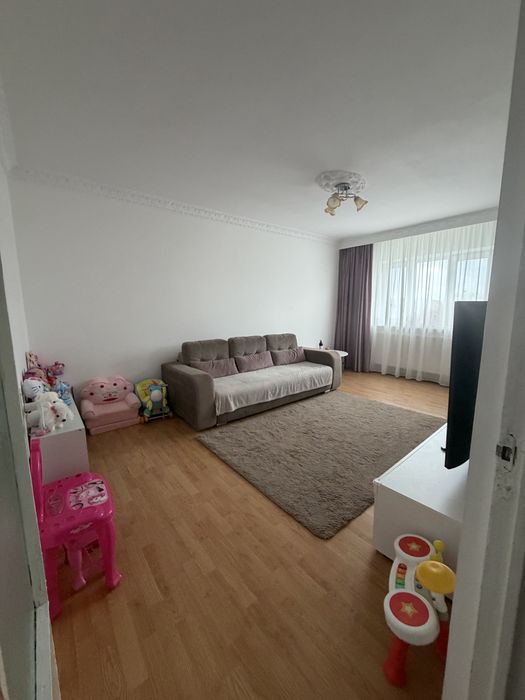 Apartament cu 3 camere