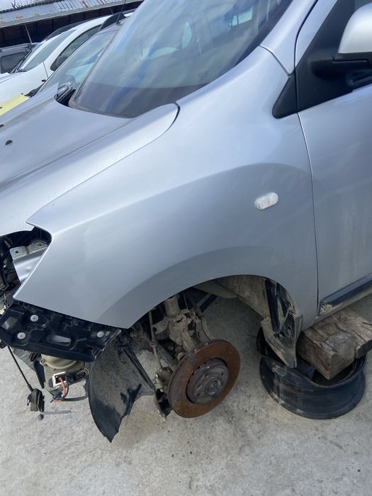 Aripa Stanga fata Dacia Dokker gri