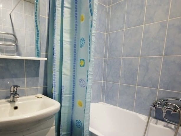 2Х ком квартира посуточно, Peволюция