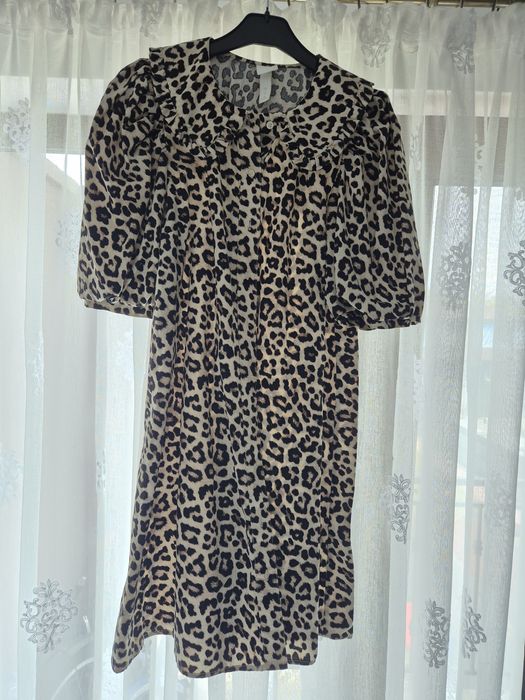 Rochiță superba , nepurtata , ideala pentru vara ,