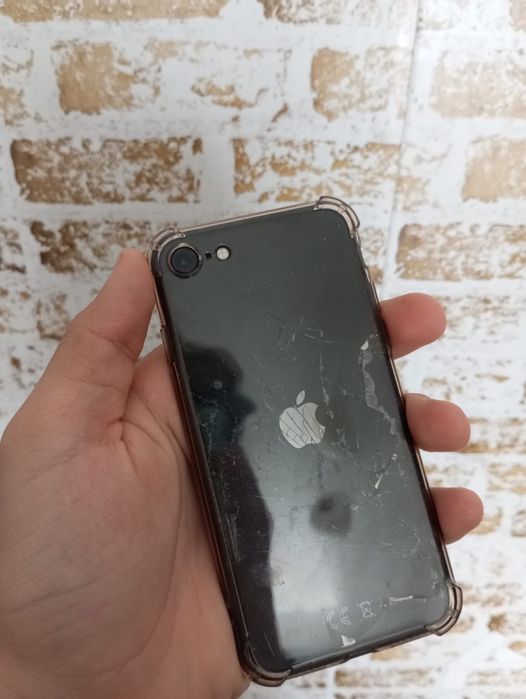 Обменяю iphone se 2020