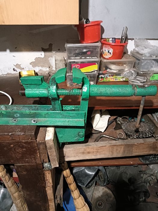 Тиски слесарные продам