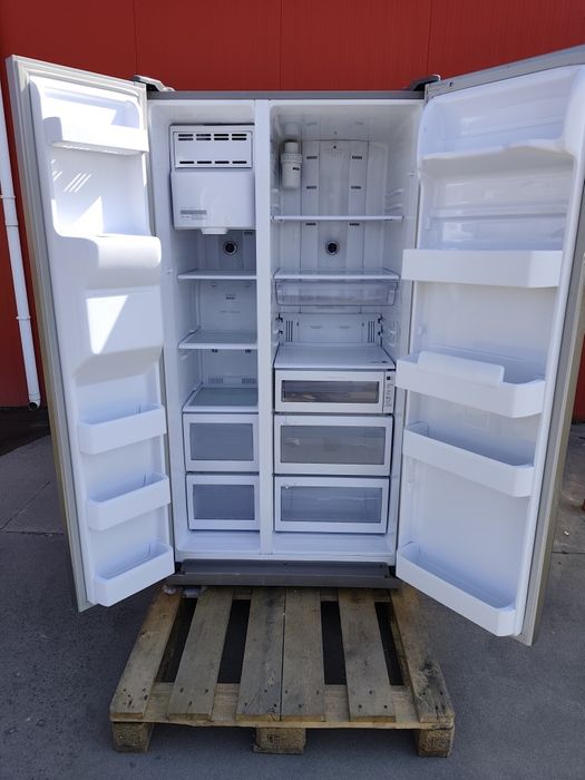 Хладилник side by side Samsung