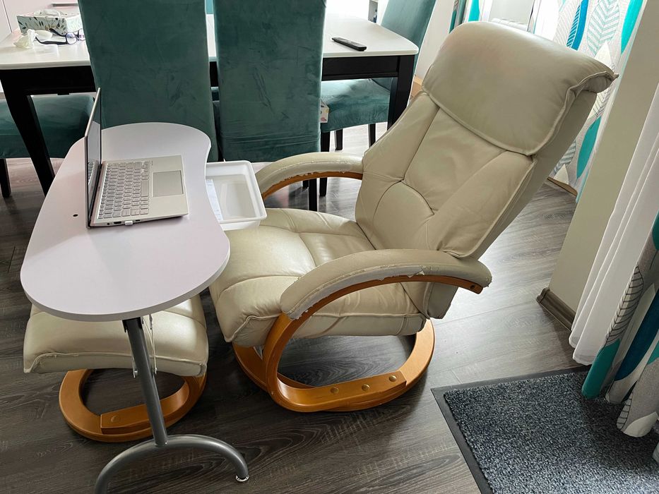 Масичка за деца ,маникюрист ,художник,и помощна за лаптоп