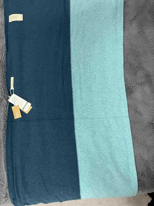 Двуцветно Дамско Пончо от Кашмир и Мерино