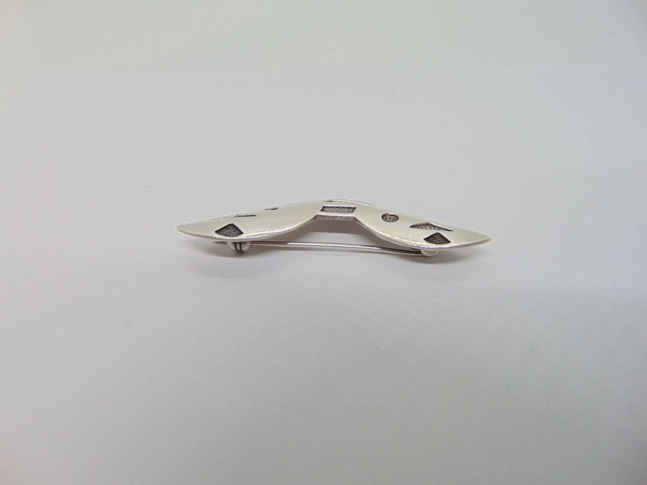 Brosa din argint