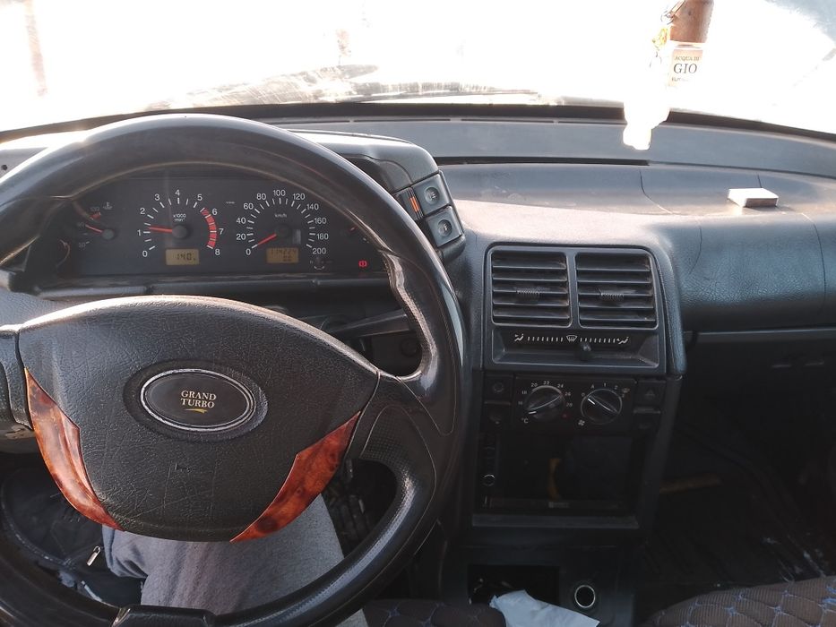 Продам ваз 2112 5 летка 2003 года