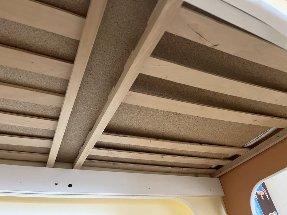 Детско двуетажно легло