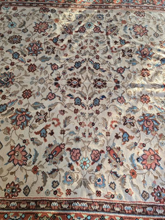 Котленски килим 1928 г дизайн Малинки