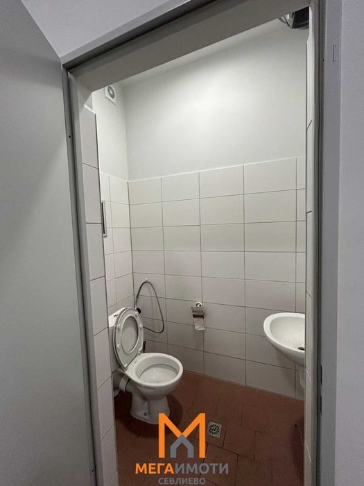 Дава се под наем Магазин в Севлиево - 280 кв.м за 1675.35 € - Снимка #2