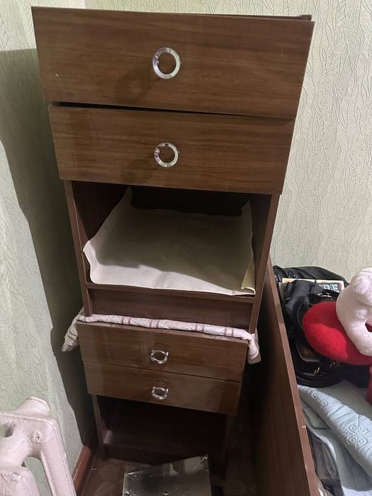 Продаётся 2 Кровати + 2 тумбочки