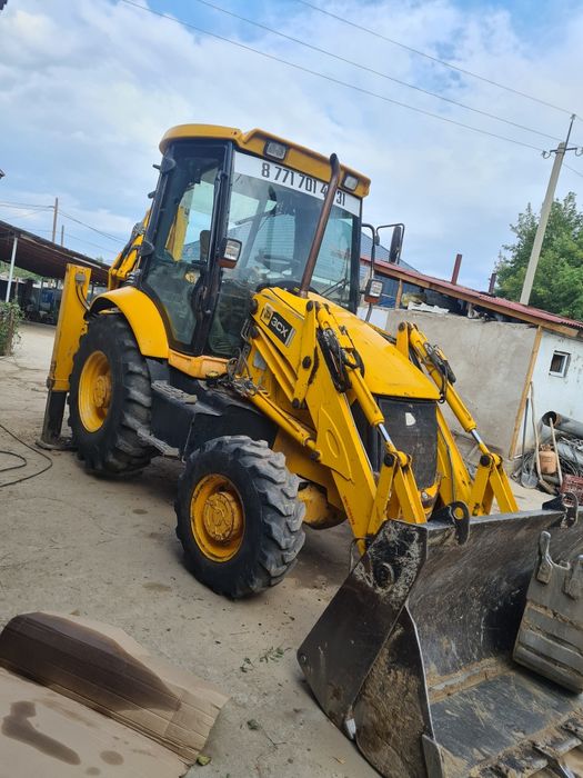 Трактор экскаватор погрузчик  3в1