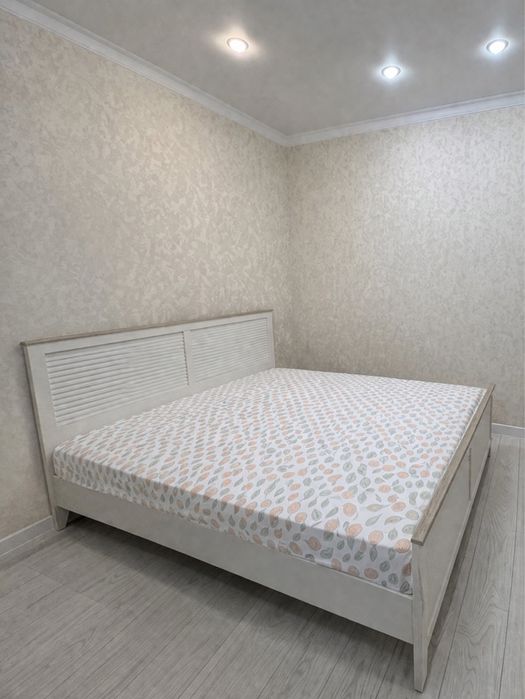 Двухспальная кровать