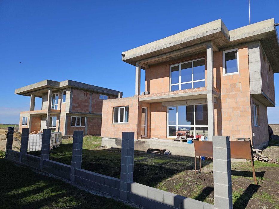 Продава се Къща в Бургас, Сарафово - 356 кв.м за 773 €/кв.м - Снимка #1