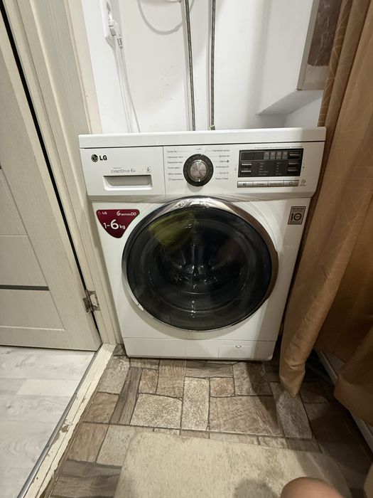 Продам стиральную машинку LG