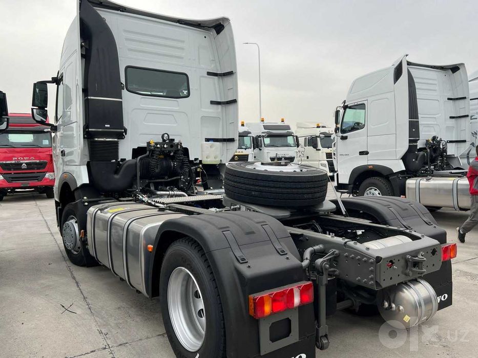 Fura Тягач Howo-T7 480 4x2 Дизель мехиика ретардер Фулл пакет в наличи