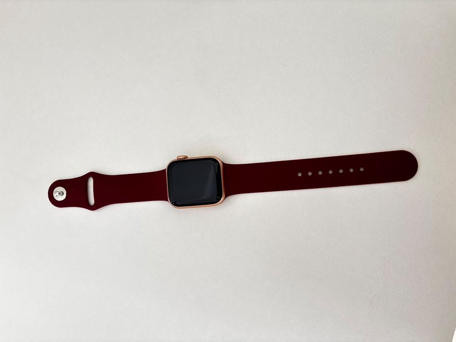 Продам apple watch 5 40мм