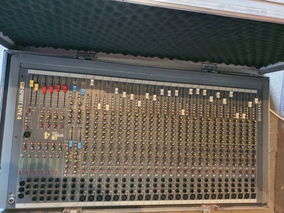 Vand mixer profesional Saundkraft 24 kanale adus germania pret 2500 le