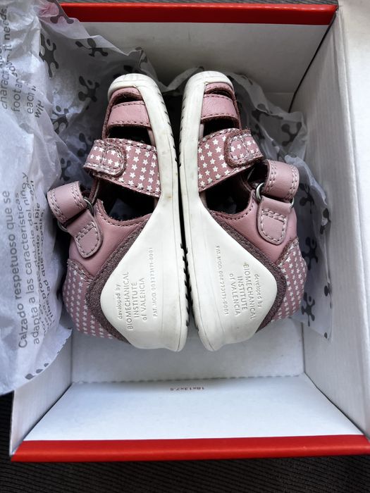 Biomecanics номер 19 розови сандали