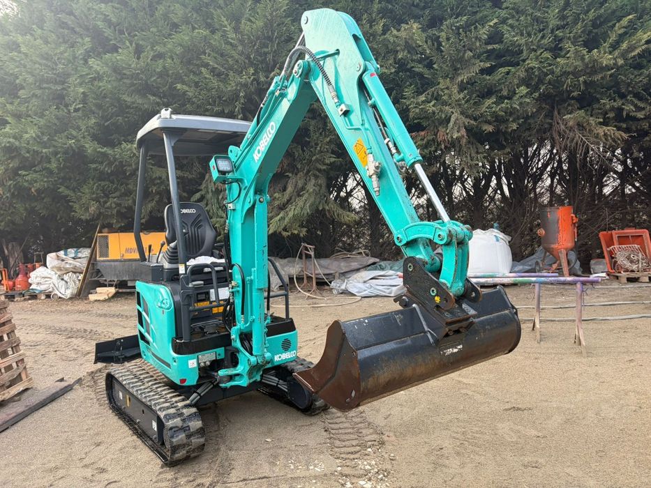 Miniexcavator KOBELCO SK17SR!