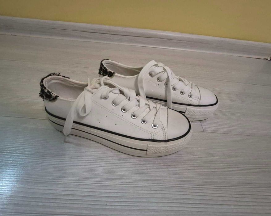 бели кецове с дебела плтформа