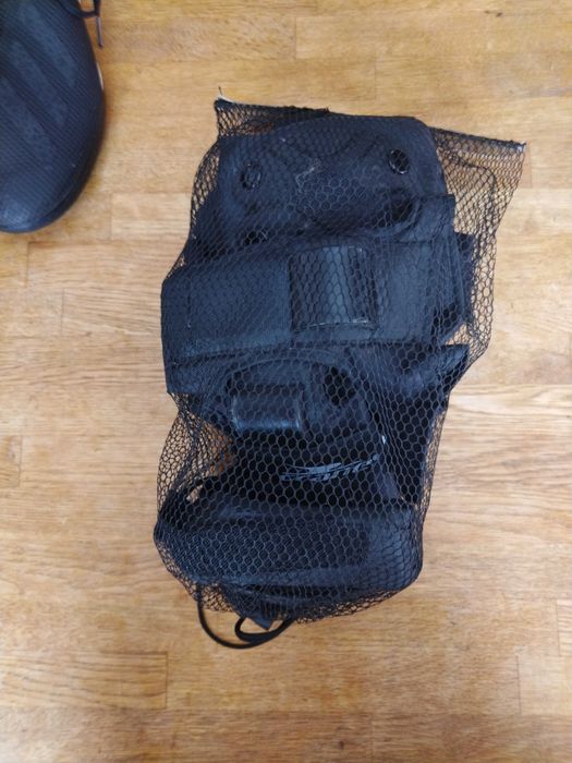 Ролери  EU42 + протектори L