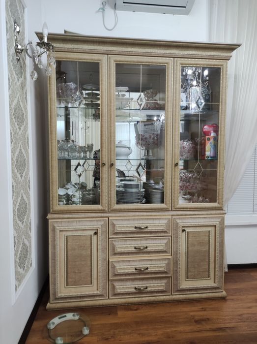 Продается сервант