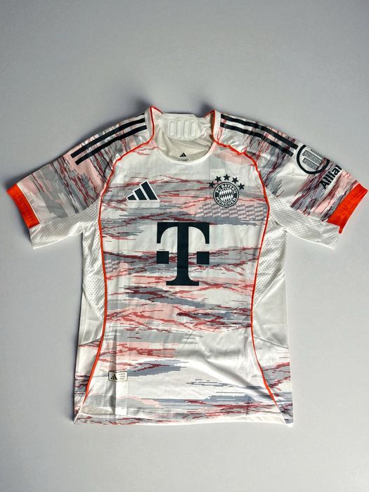 Tricou de Fotbal Bayern Munchen 25/26 Away ( Player Version )