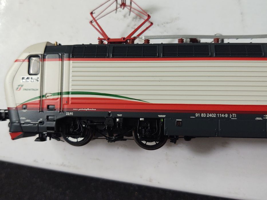 Locomotiva electrica 60385 Frecciabianca epoca VI