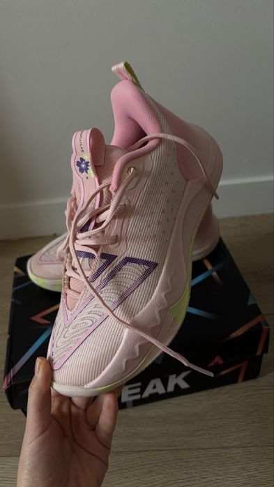 Баскетбольные кроссовки Peak