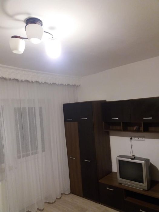 Vând garsonieră Brădet etaj 3