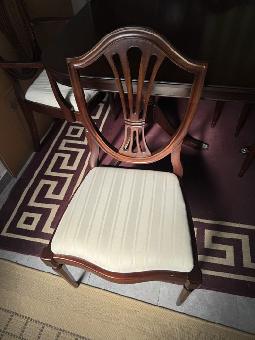 Трапезна маса от масивно дърво + 6 стола