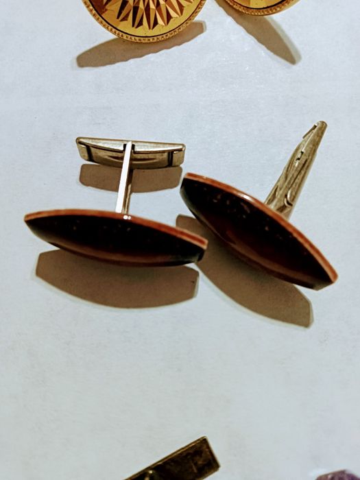 Продается бижутерия СССР,брошь 6000т