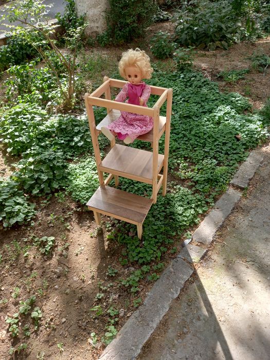 Столик и стойка для детей