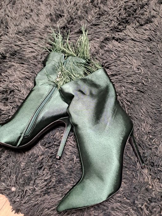 Нови зелени боти 39 номер с щраусови  пера