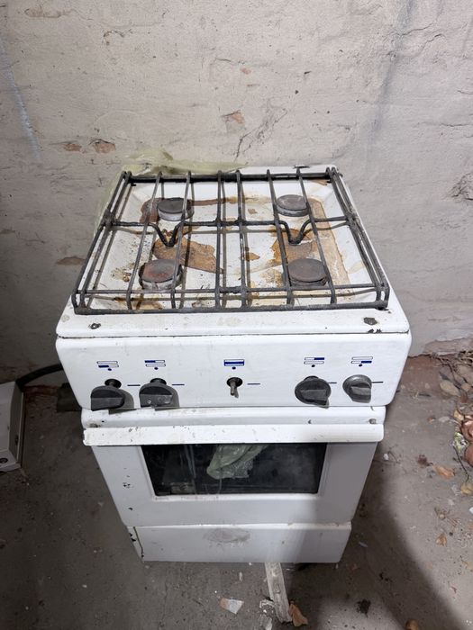 Продам газ плиту