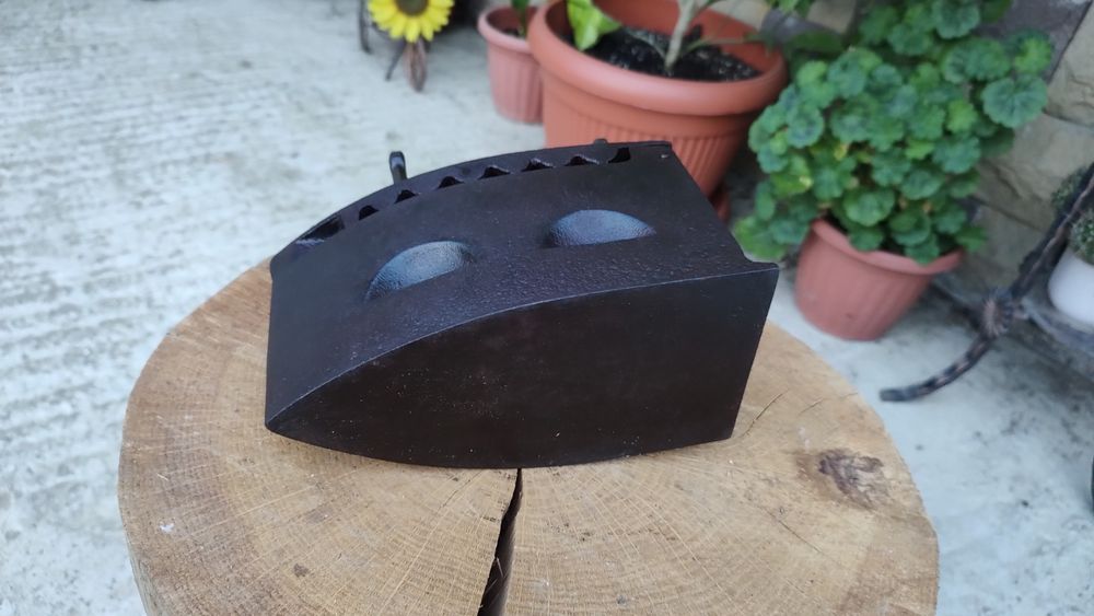 Fier de calcat vechi