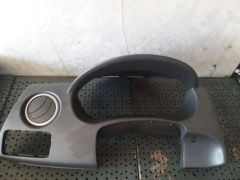 Rama ceasuri bord grila ventilatie suzuki swift 3 mz ez 7331162j1