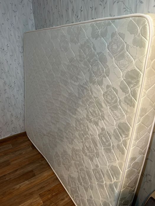 Продам матрас 160х200х22