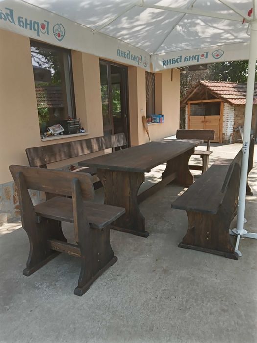 Маса и пейки за барбекю,навес,градина