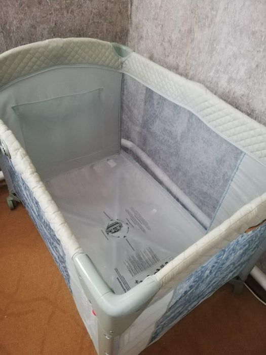 Продам кровать  манеж с матрассом