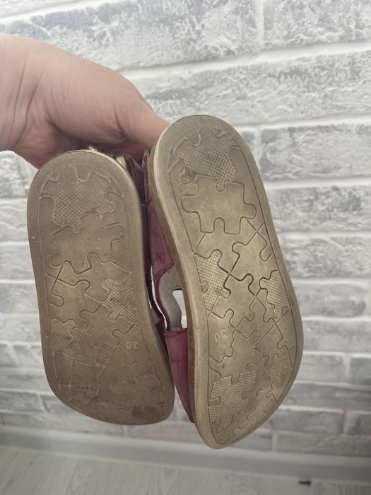 Продаются босоножки фирменные привезенные с Турции