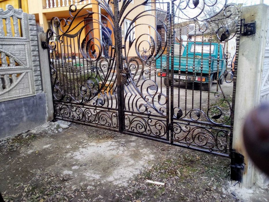 Porți Fier Forjat • Porți Metalice • Garduri + Montaj