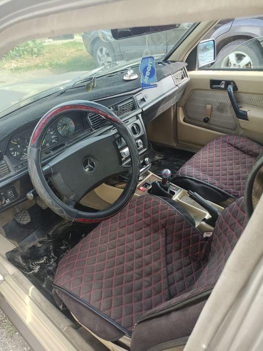 Mersedes 190 E   тт