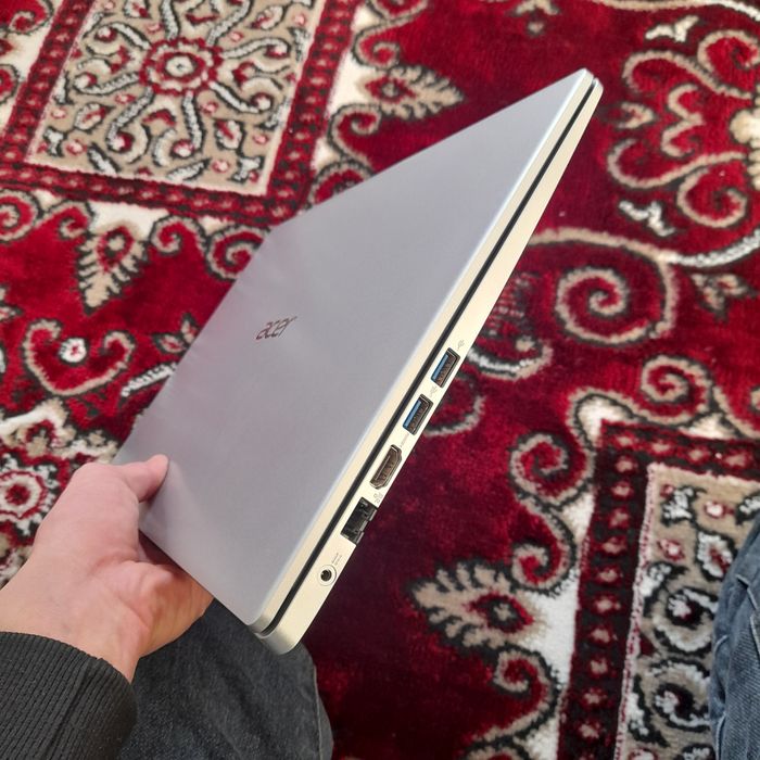 Acer rayzen 3 yamgi qardak bor